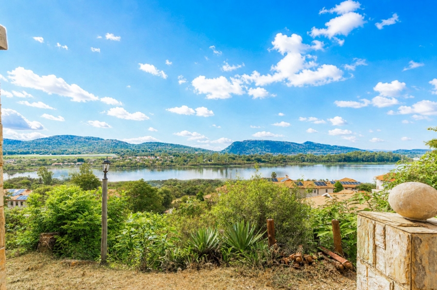 3 Bedroom Property for Sale in Birdwood Estate North West